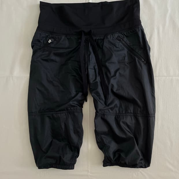 black half pants