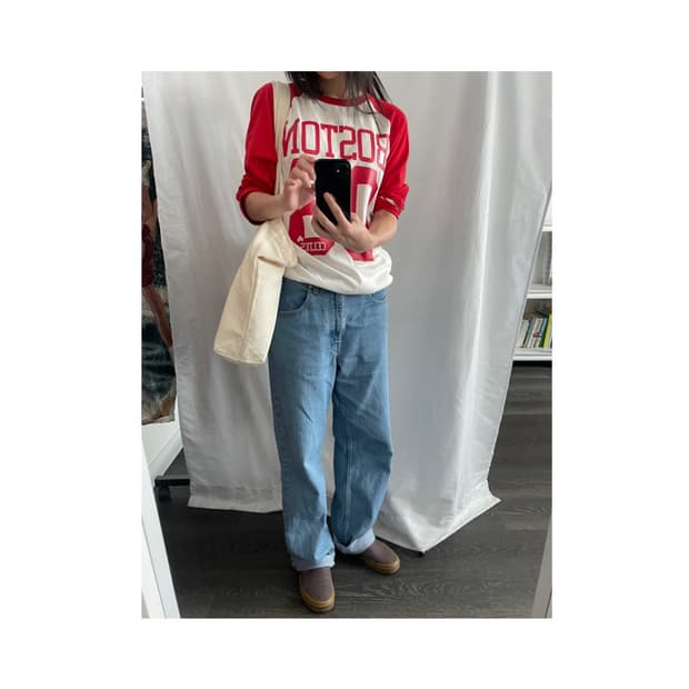 NBA red raglan t-shirt