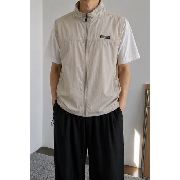 베이지 조끼 탑