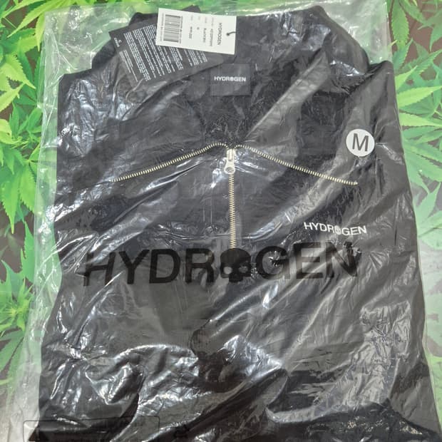 (세일)(새상품)하이드로겐 집업 맨투맨 블랙M