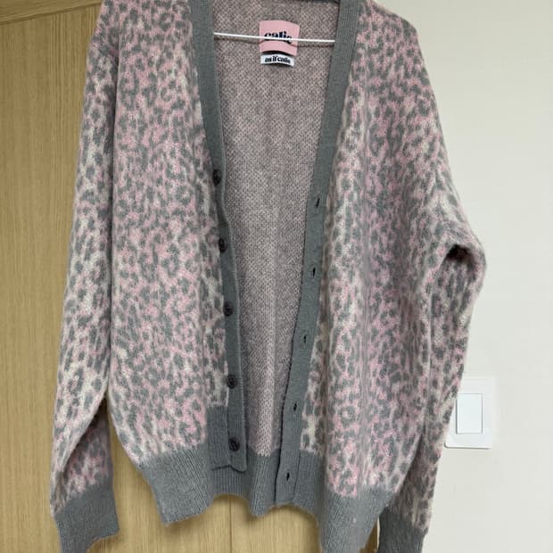 에즈이프 캘리 레오파드 니트 가디건 핑크 free