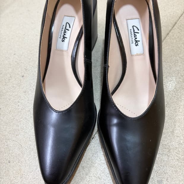 클락스 블랙 힐 230