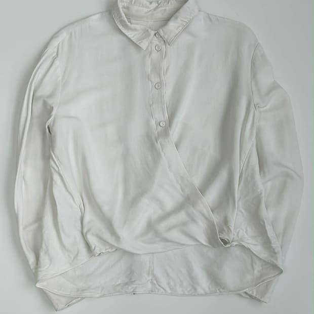 [0] 구호 22년 신형 랩 디자인 블라우스 셔츠