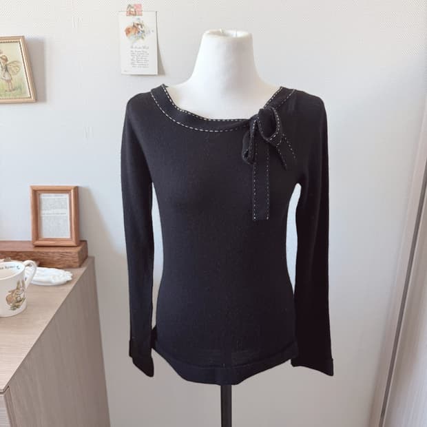 블랙 리본 니트