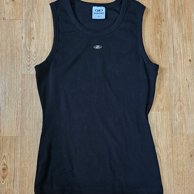 BORN본투원 베이직 슬림핏 로고  나시티  사이즈 3