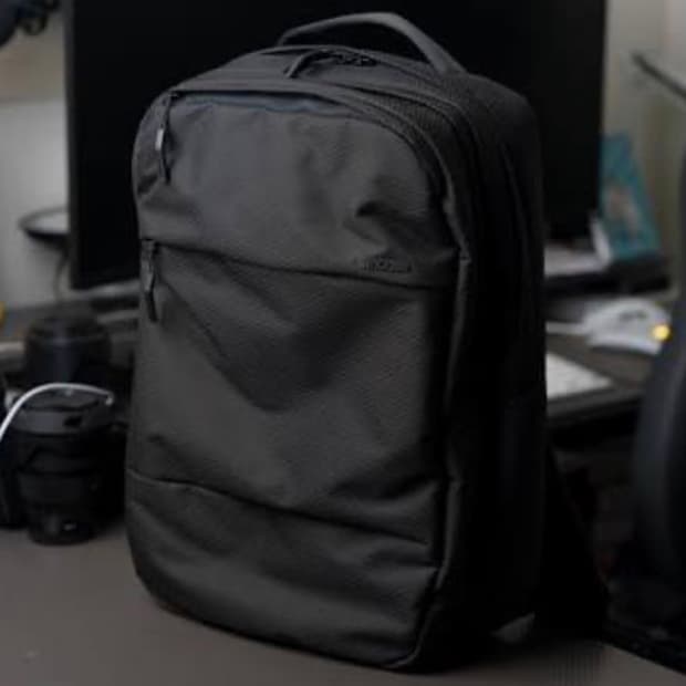 인케이스 시티 백팩 블랙 L