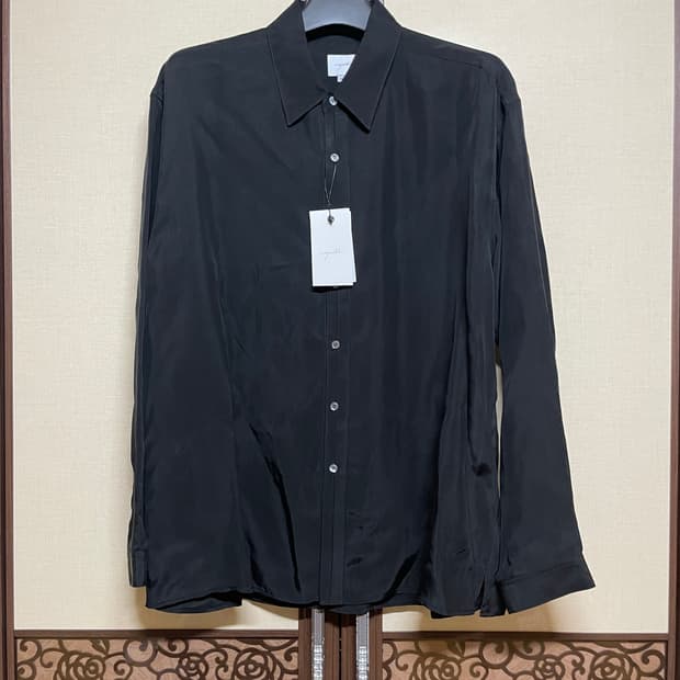 유스 Blind Buttoned Cupro Shirt 블랙