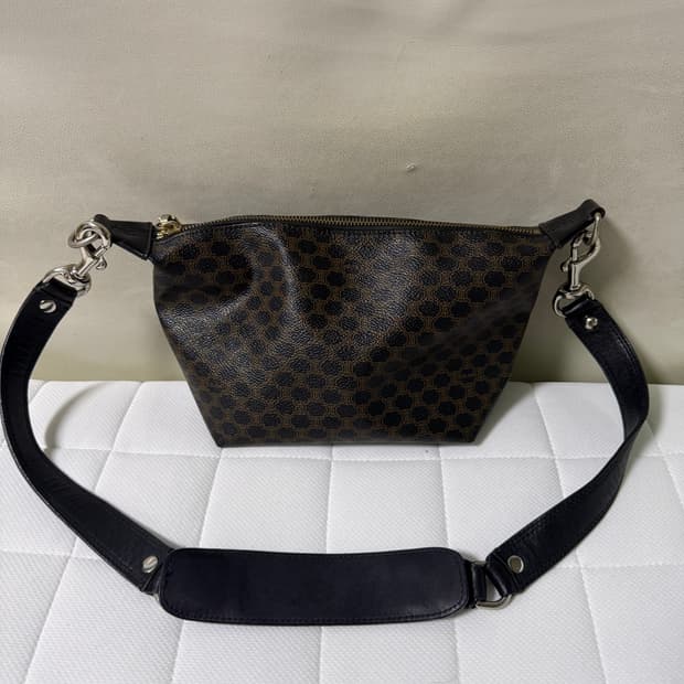 셀린느 정품 마카담 크로스백