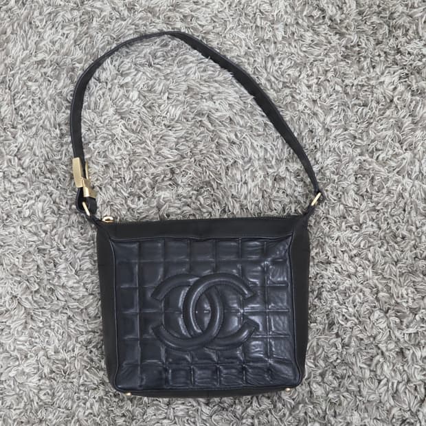 샤넬 초코바 정방형 숄더백