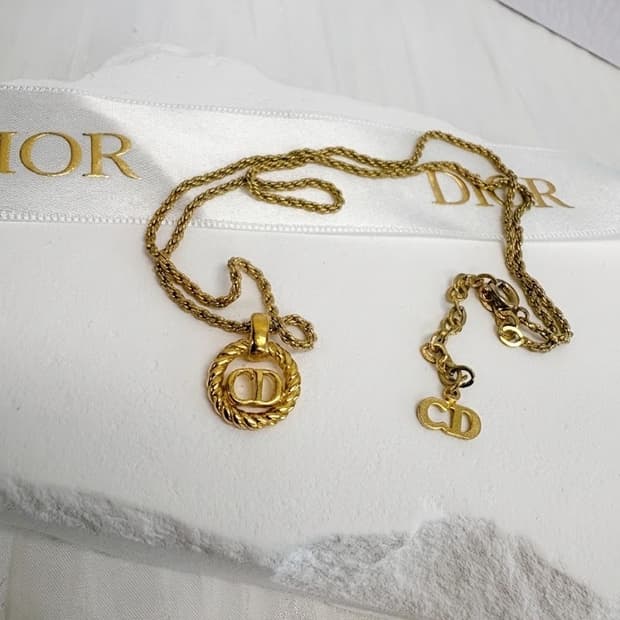 👑[스터디셀러] 디올 빈티지 CD 트위스트 로프 네크리스 ✨