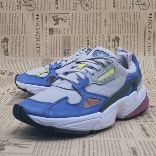 아디다스 팔콘 여성운동화230 