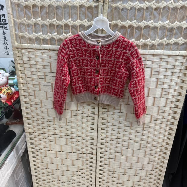 6y 정품 펜디 캐시혼방 가디건 팝니다