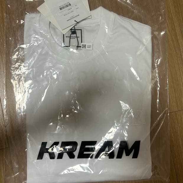 우영미 코튼 백로고 티셔츠 화이트 - 26SS (새상품)