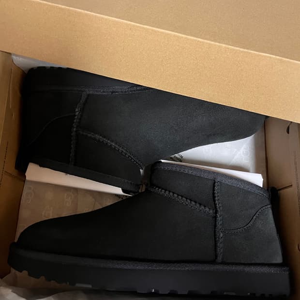 Ugg 어그 클래식울트라 미니 블랙 240 w7