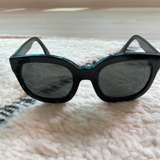 린다페로우 블랙 그라데이션 선글라스