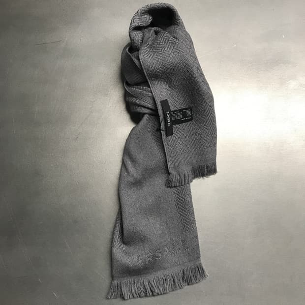 베르사체 메두사 머플러 그레이