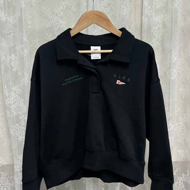 XL) 나이키 한정 크롭 폴로 맨투맨 블랙