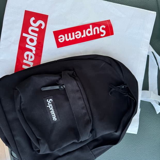 슈프림 백팩