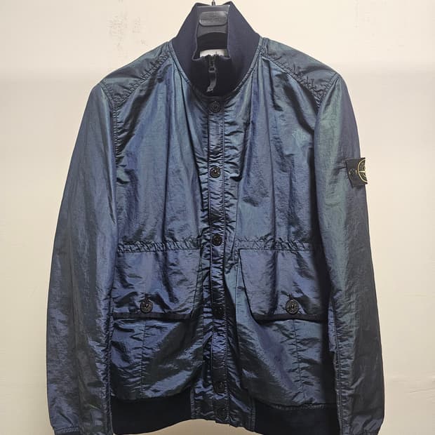 스톤아일랜드 NYLON METAL WATRO COLOUR WEFT 자켓