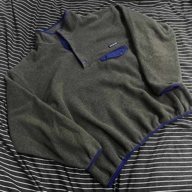 00s 파타고니아 신칠라 후리스 L 차콜블루
