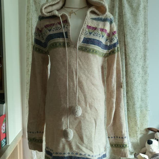 [모리걸] 후드 폼폼 니트 원피스