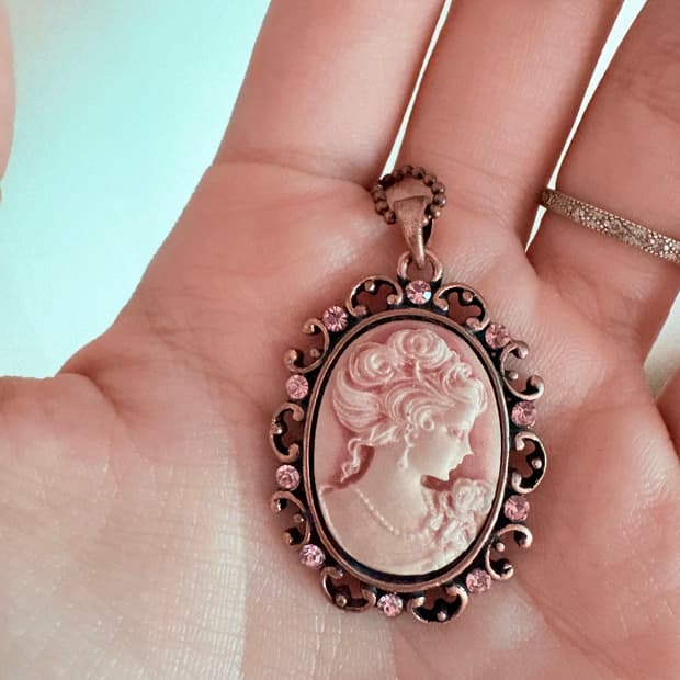 엔젤러브 핑크 카메오 목걸이