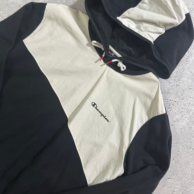 블랙 아이보리 배색 로고 후드