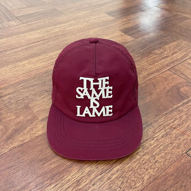 유니클로 THE SAME IS LAME 볼캡