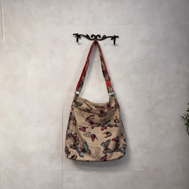 Beige butterfly pattern cross bag