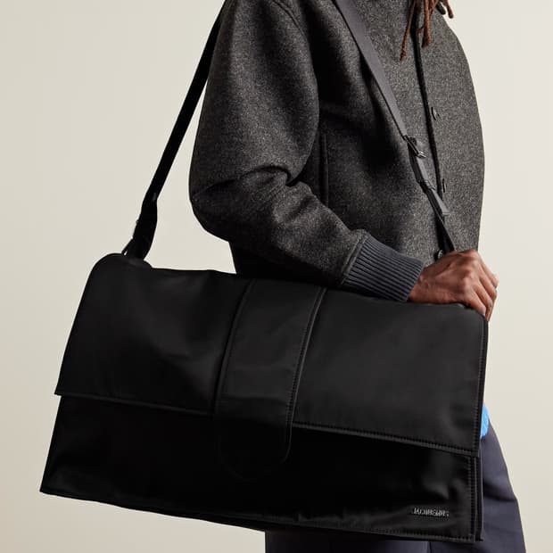 자크뮈스 르슈슈 밤비노 드 보야지 더플백 블랙 JACQUEMUS 