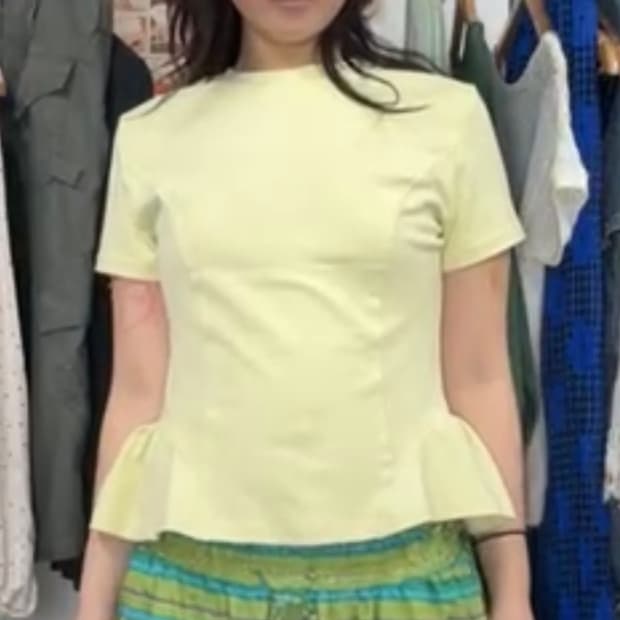 레몬 러플 반팔티셔츠
