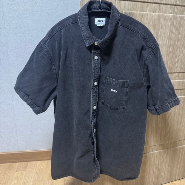 오베이 반팔 티셔츠