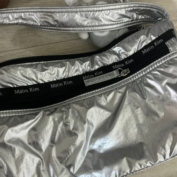 마뗑킴 글로시 토트백