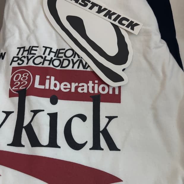 Liberation Raglan Longsleeve 나그랑 롱슬리브