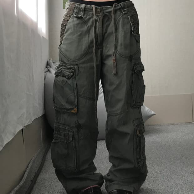 카키 와이드핏 디테일 카고팬츠