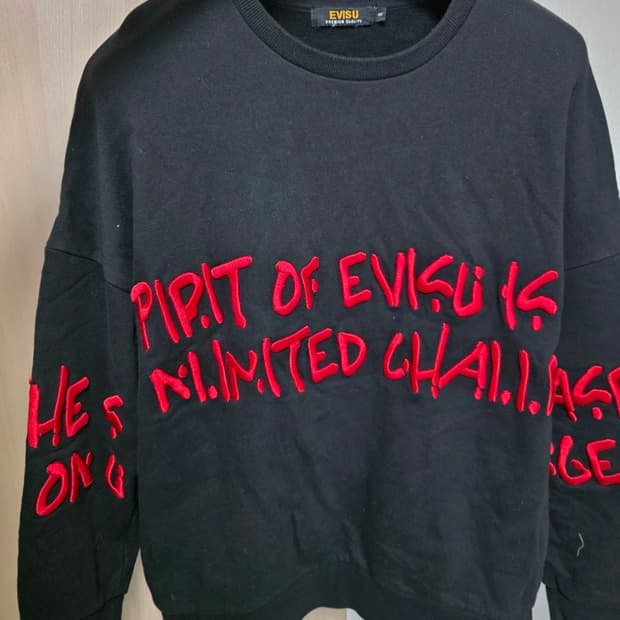 EVISU검정프린팅맨투맨.  L