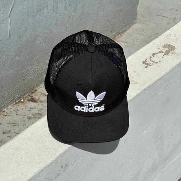 [F] 아디다스 로고 블랙 메쉬 스냅백 모자