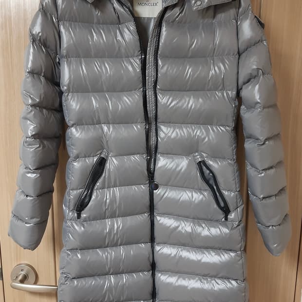 몽클레어 패딩 MOKA