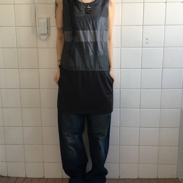 Glossy stripe pattern point onepiece