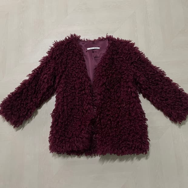 와인색 자주색 퍼 자켓