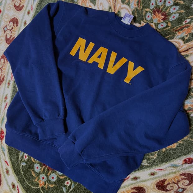 SOFFE 네이비(NAVY) 로고 스웨트셔츠