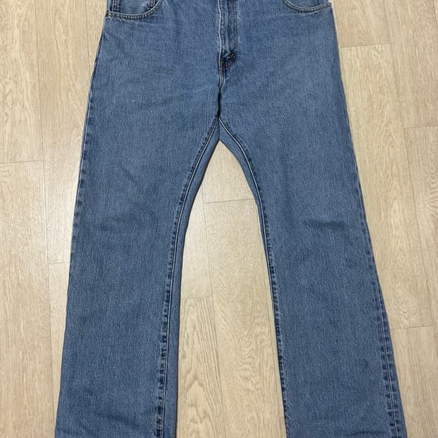 Levis 517