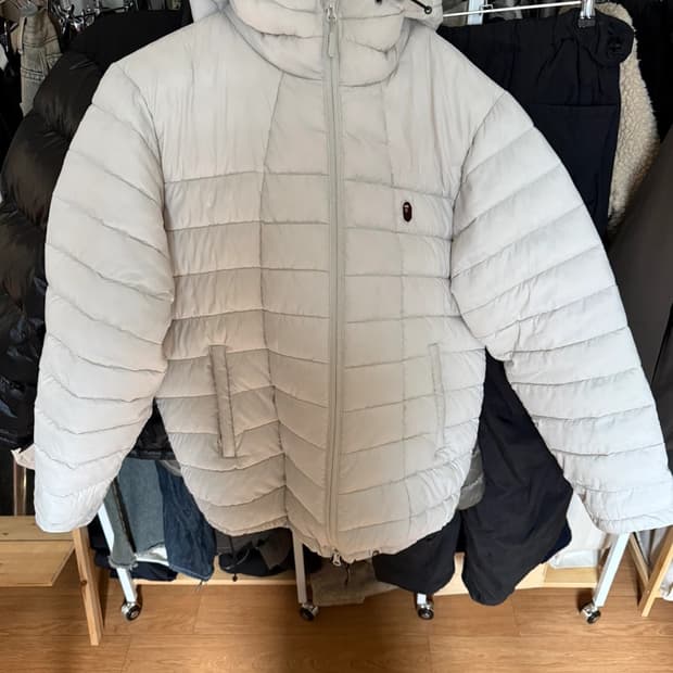 베이프 경량패딩 베이지