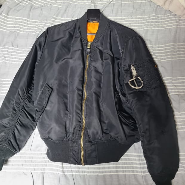 알릭스 알파인더스트리 ma-1  m사이즈