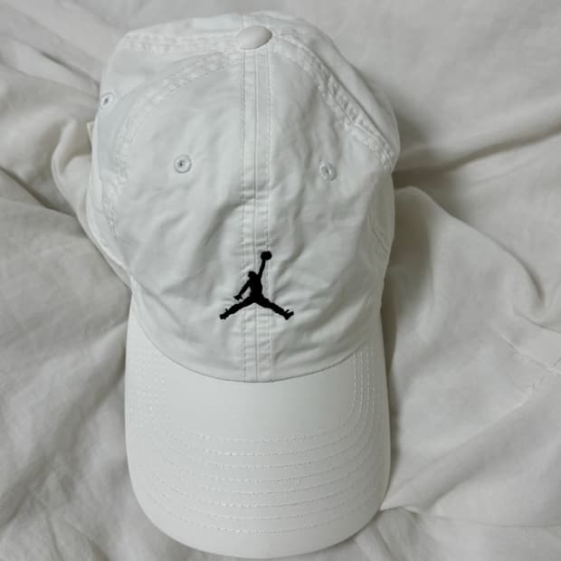 나이키 조던 화이트 볼캡