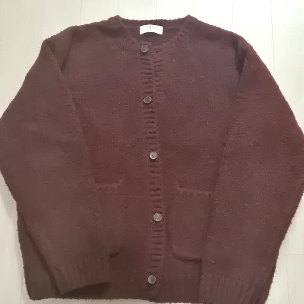 라운드넥 울부클 가디건 엘무드