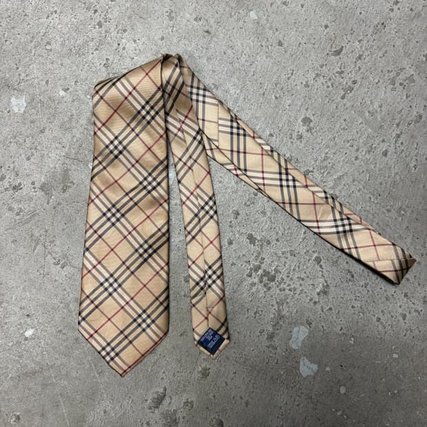 버버리 넥타이[2021]