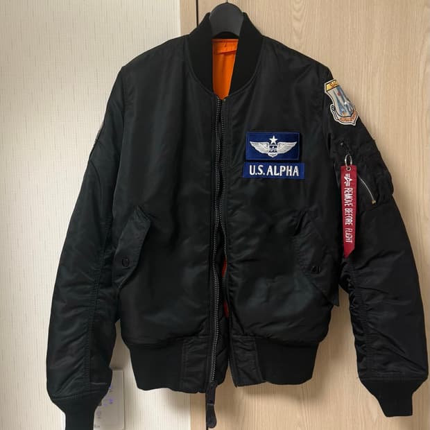 일본판 Alpha Industries MA-1 플라이트 재킷(리버서블)