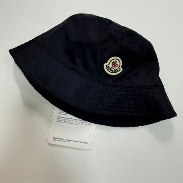 몽클레어 양면 버킷 모자 moncler
