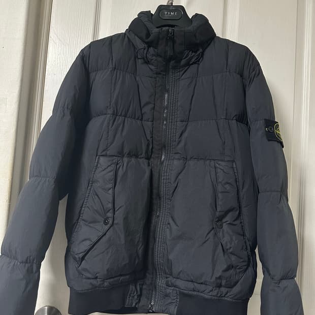 스톤아일랜드 크링클랩스 18fw 논후드 숏패딩 L사이즈 차콜